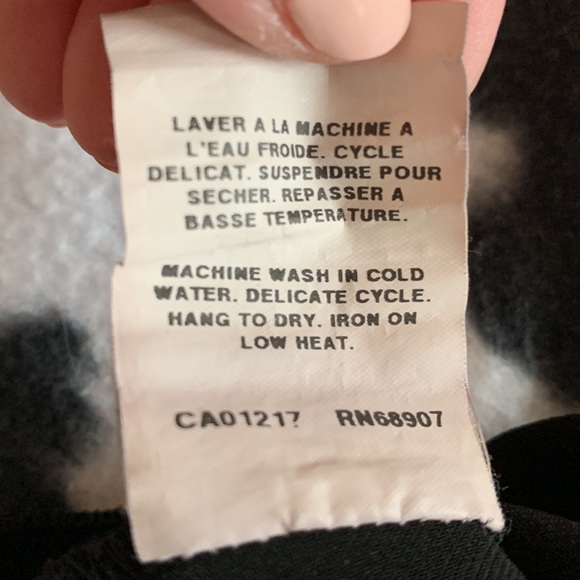 Everyone should have a little black dress - Picture 5 of 13